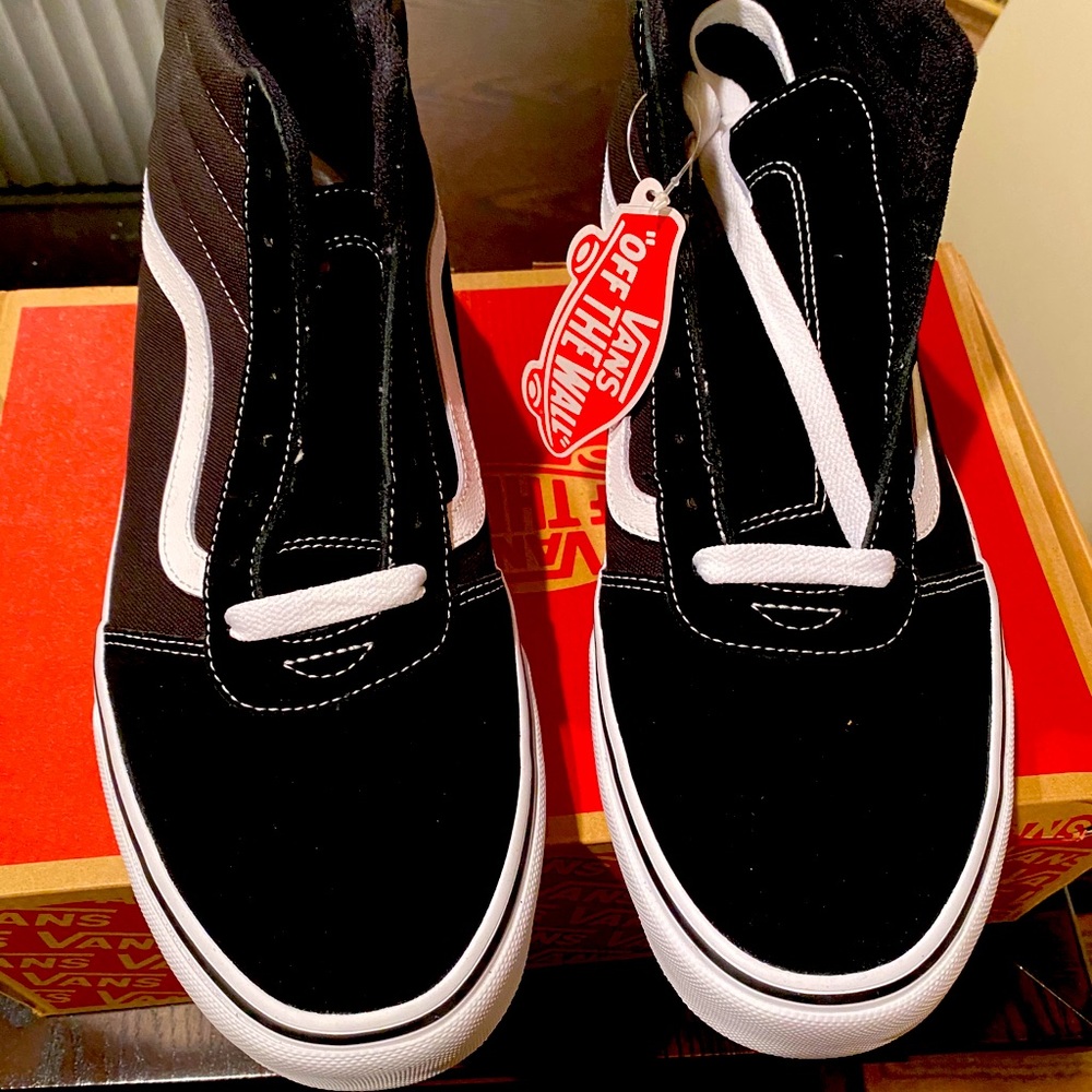 Vans -Suede Canvas- Black/White size 13. New